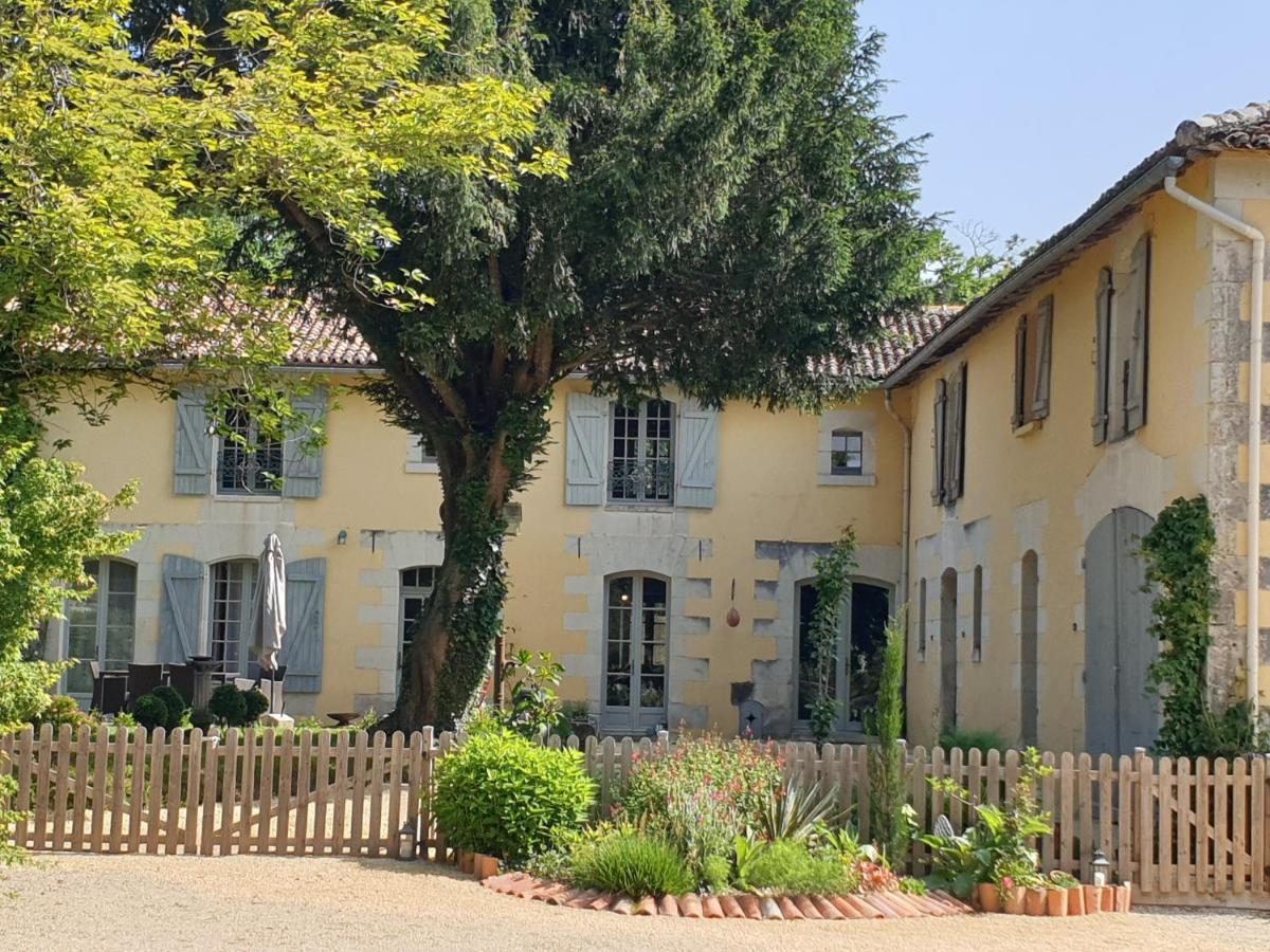 Вилла L'Olivier Monts-sur-Guesnes Экстерьер фото